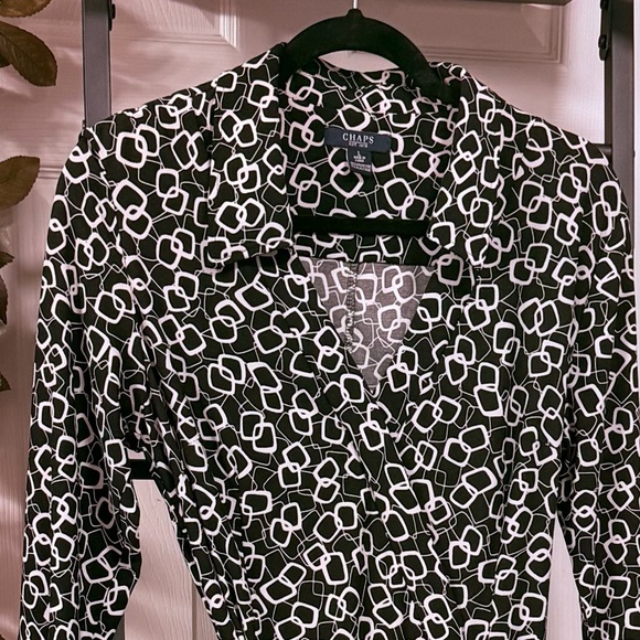 Chaps V-neck wrap 3/4 sleeves tie waist abstract geometric print Dress - Picture 5 of 15